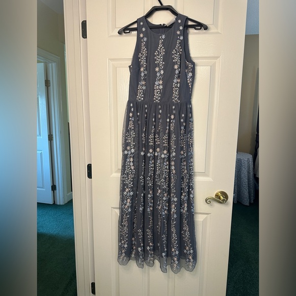 BHLDN Sleeveless Gray Floral Embroidered Midi Dress - Size 0 - Picture 3 of 13